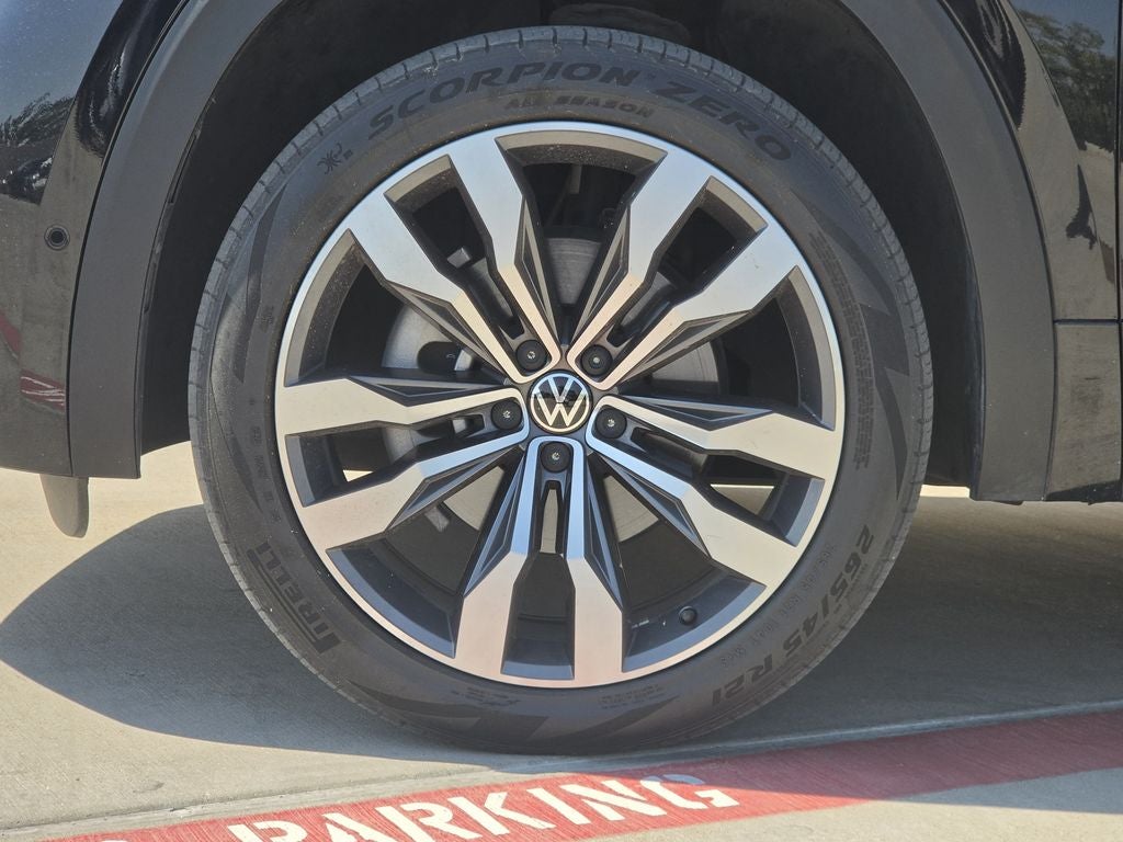 2023 Volkswagen Atlas Cross Sport 3.6L V6 SEL Premium R-Line