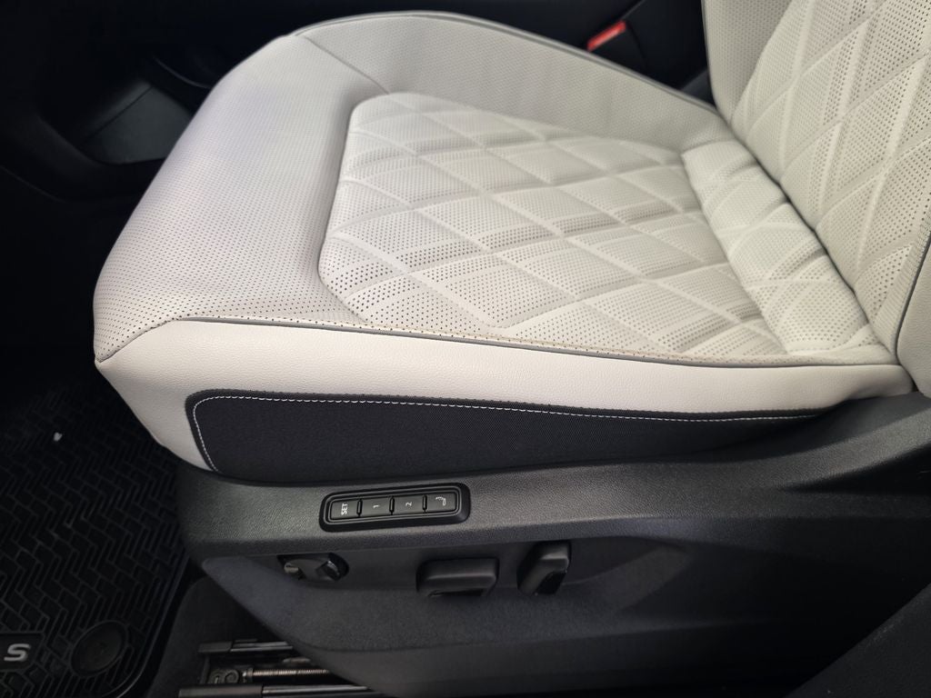 2025 Volkswagen Atlas Cross Sport 2.0T SEL Premium R-Line