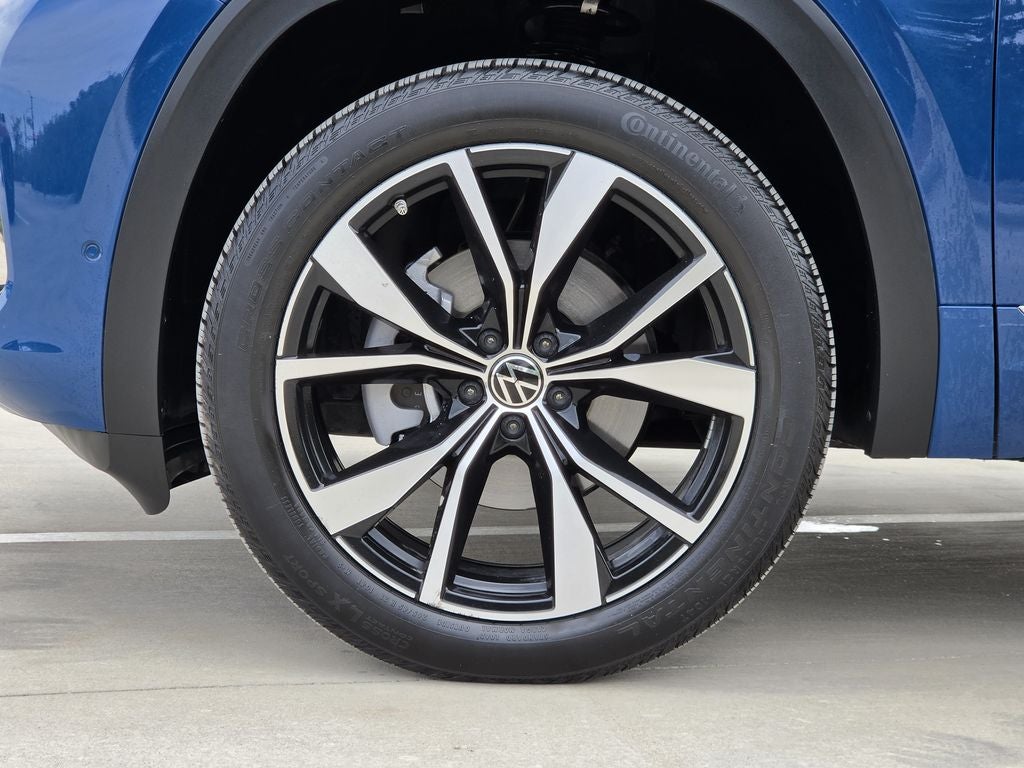 2025 Volkswagen Atlas Cross Sport 2.0T SEL Premium R-Line