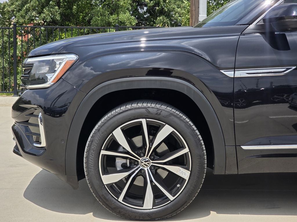 2025 Volkswagen Atlas Cross Sport 2.0T SEL Premium R-Line