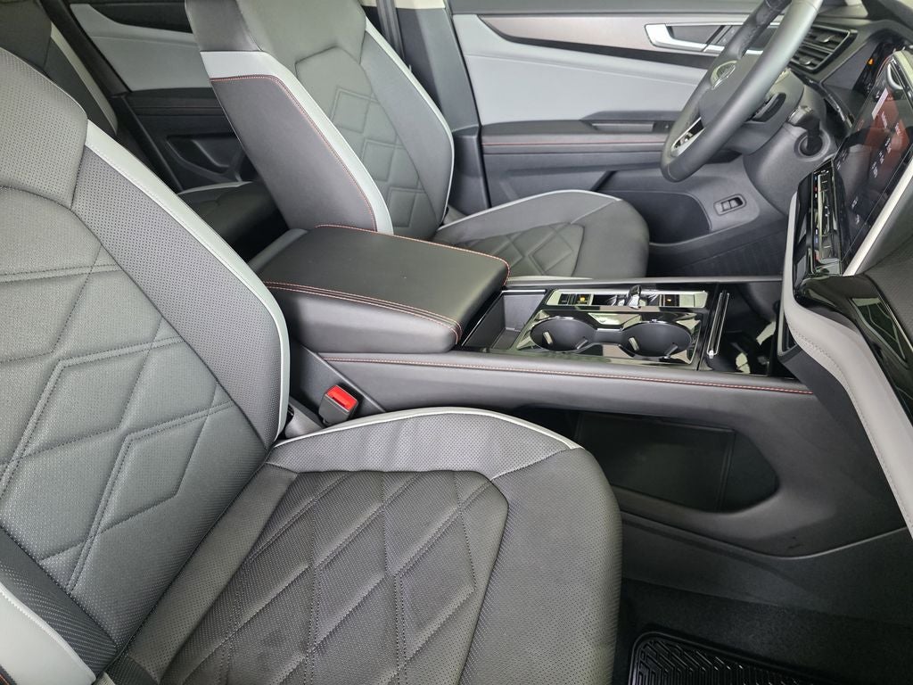2024 Volkswagen Atlas 2.0T Peak Edition SEL