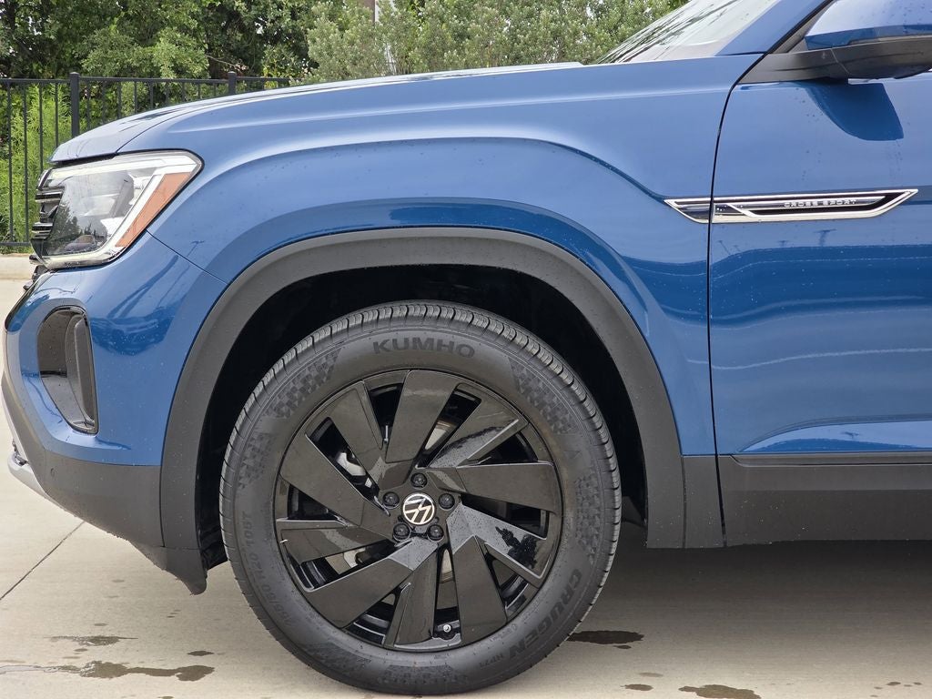 2025 Volkswagen Atlas Cross Sport 2.0T SE w/Technology