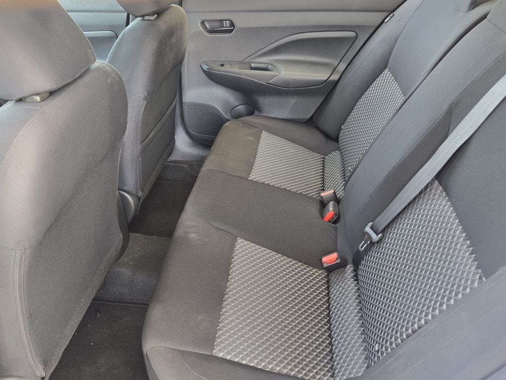 2022 Nissan Versa 1.6 S