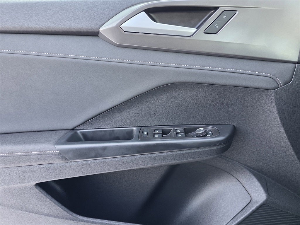 2025 Volkswagen Taos 1.5T SE Black