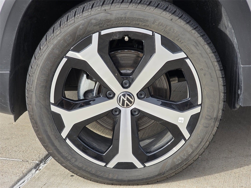 2025 Volkswagen Taos 1.5T SEL