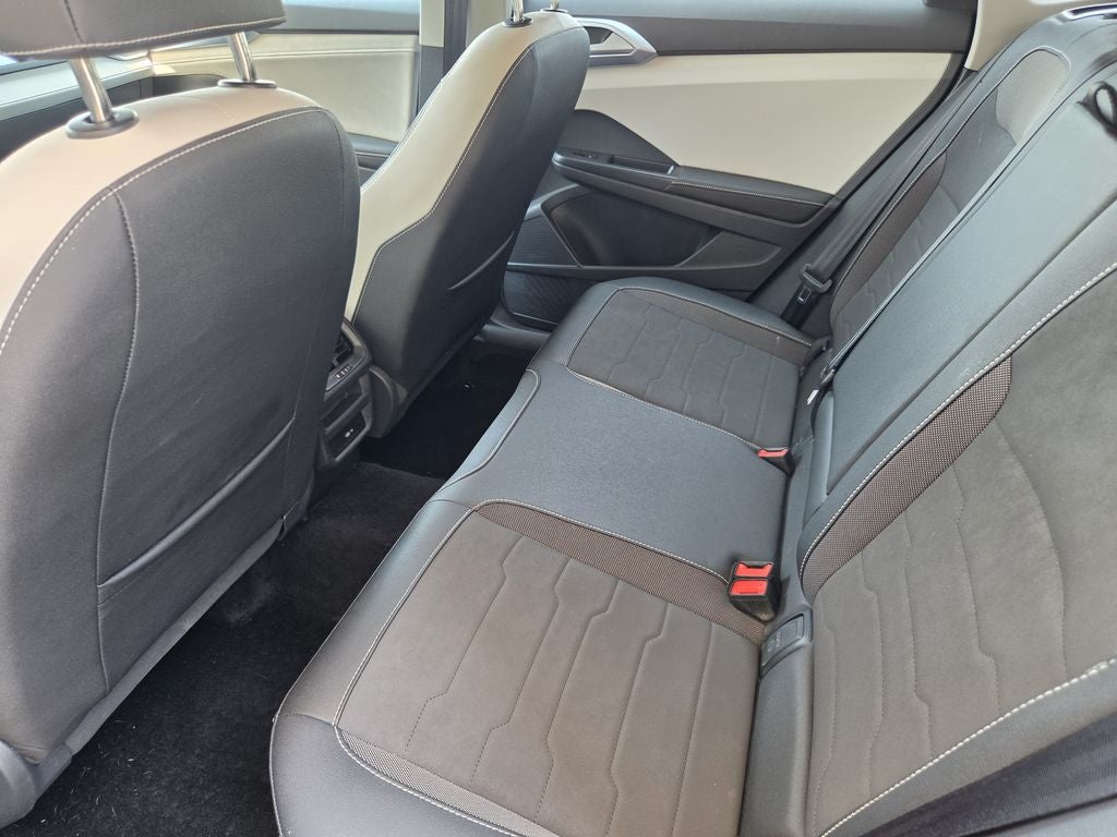 2025 Volkswagen Taos 1.5T SE