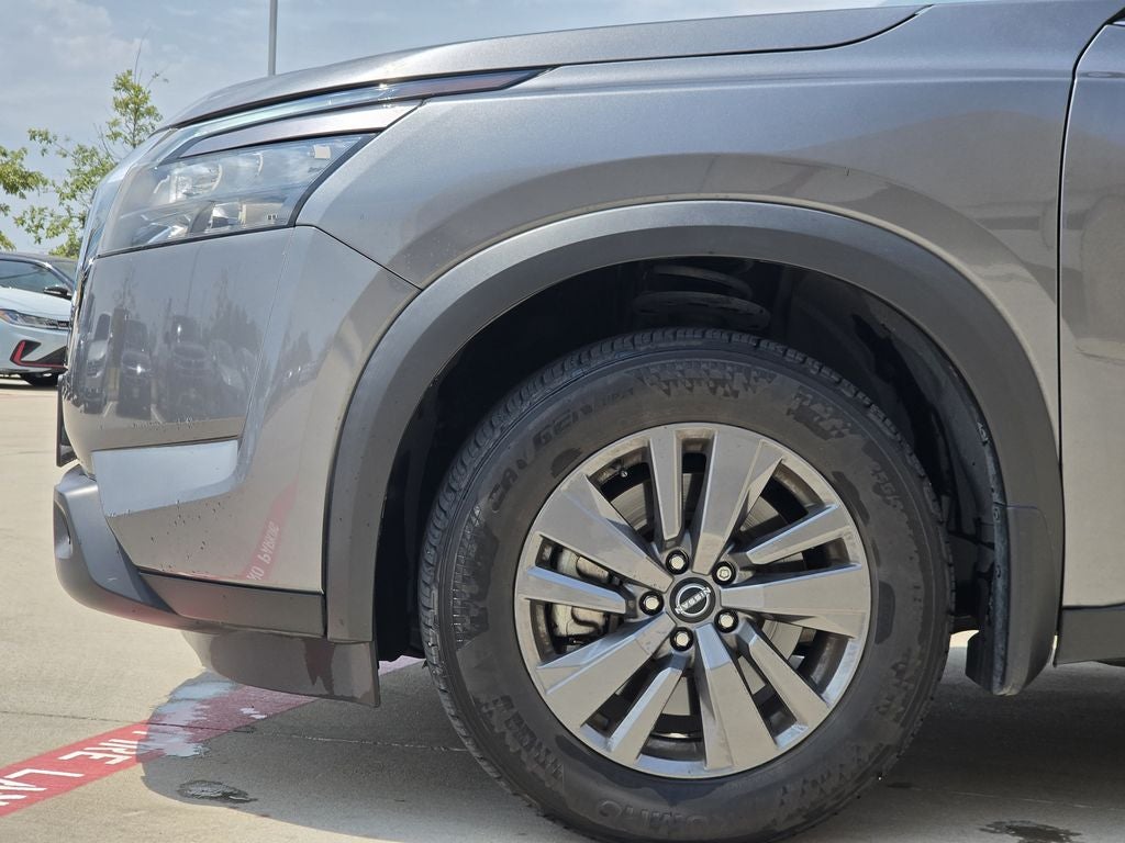 2024 Nissan Pathfinder SV