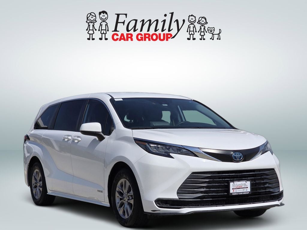 2021 Toyota Sienna LE 8 Passenger