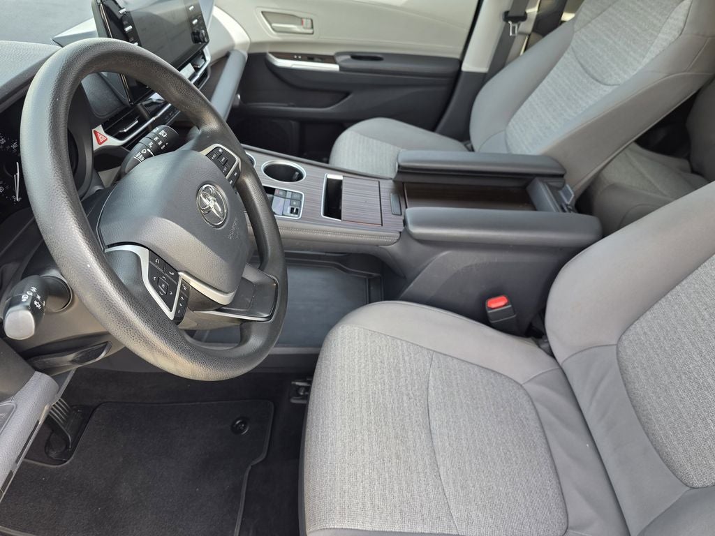 2021 Toyota Sienna LE 8 Passenger
