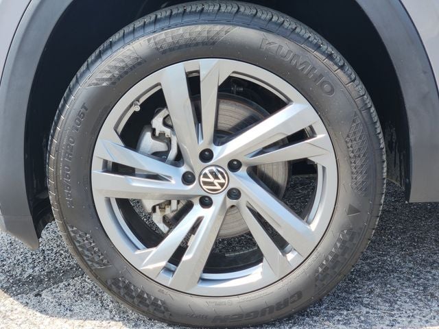 2024 Volkswagen Atlas Cross Sport 2.0T SEL R-Line