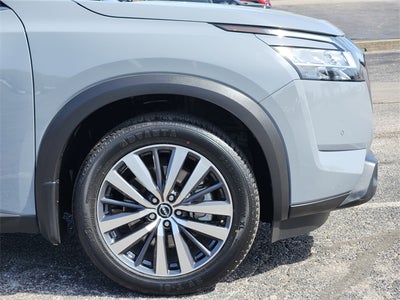 2022 Nissan Pathfinder Platinum
