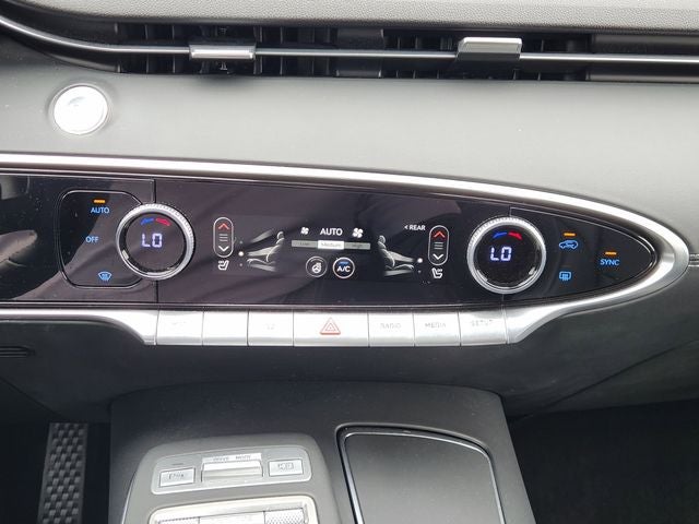 2024 Genesis GV70 2.5T