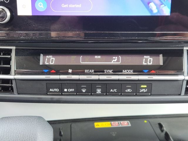 2025 Toyota Sienna LE 8 Passenger