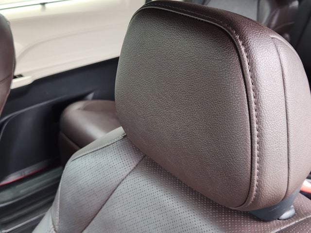 2024 Toyota Sienna Platinum 7 Passenger