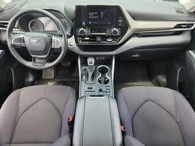 2023 Toyota Highlander LE