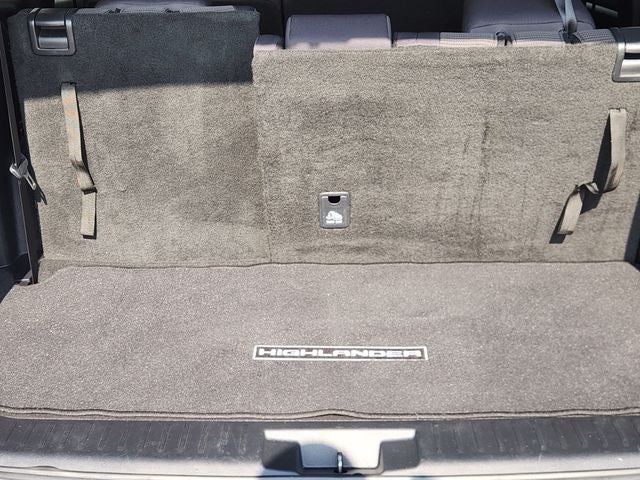 2025 Toyota Highlander LE