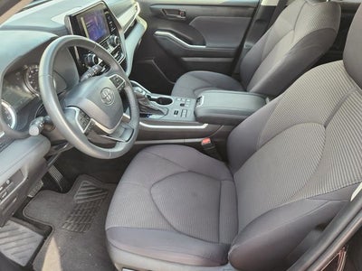 2025 Toyota Highlander LE