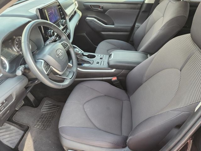 2025 Toyota Highlander LE