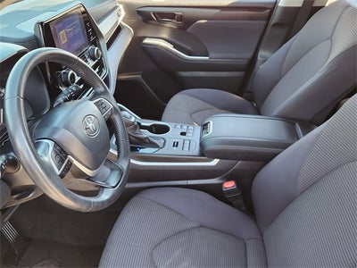 2024 Toyota Highlander LE