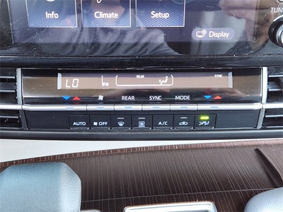 2022 Toyota Sienna LE 8 Passenger