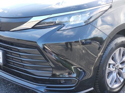 2025 Toyota Sienna LE 8 Passenger