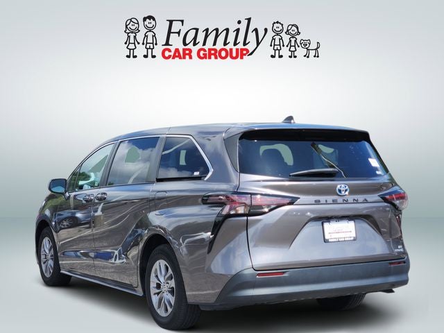 2023 Toyota Sienna LE 8 Passenger