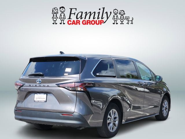 2023 Toyota Sienna LE 8 Passenger