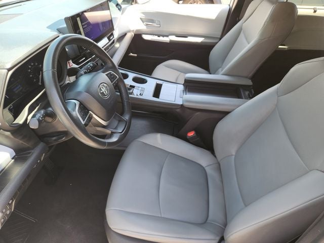 2025 Toyota Sienna XLE 8 Passenger