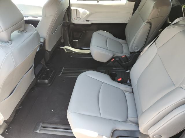 2025 Toyota Sienna XLE 8 Passenger
