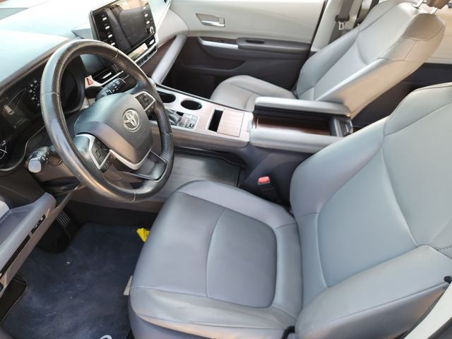 2021 Toyota Sienna XLE 8 Passenger