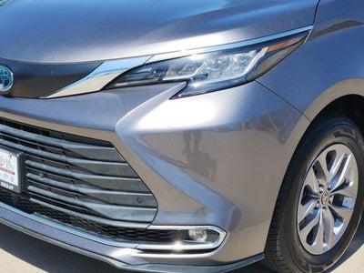 2021 Toyota Sienna XLE 8 Passenger