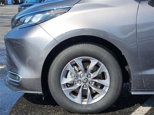 2024 Toyota Sienna XLE 8 Passenger