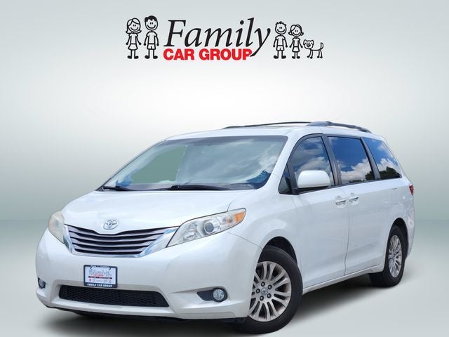 2017 Toyota Sienna XLE 8