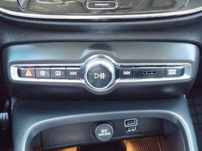 2022 Volvo XC40 T5 Inscription