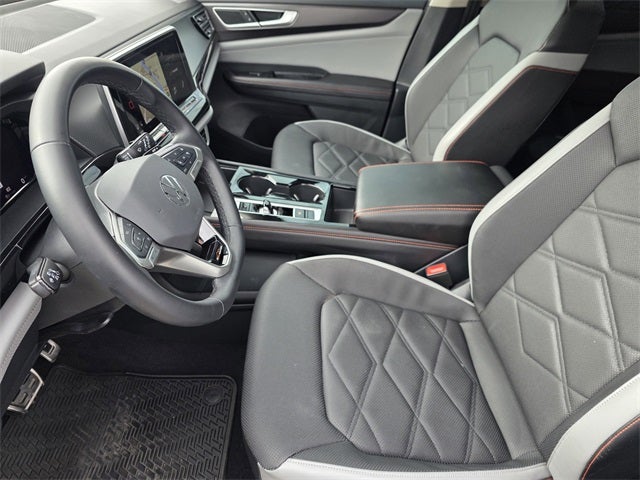 2024 Volkswagen Atlas 2.0T Peak Edition SEL