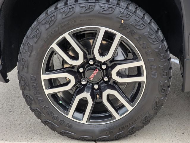 2025 GMC Sierra 1500 AT4