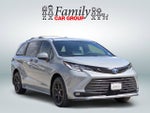 2025 Toyota Sienna Woodland Edition 7 Passenger
