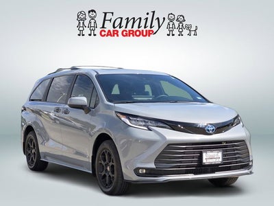 2025 Toyota Sienna Woodland Edition 7 Passenger
