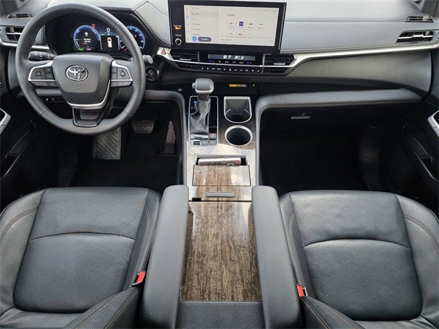 2025 Toyota Sienna Platinum 7 Passenger