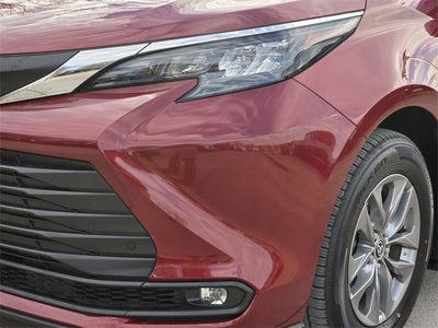 2025 Toyota Sienna XLE 8 Passenger
