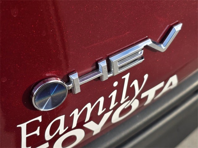 2025 Toyota Sienna XLE 8 Passenger