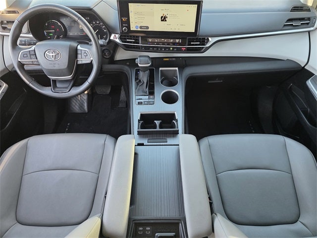 2025 Toyota Sienna XLE 8 Passenger
