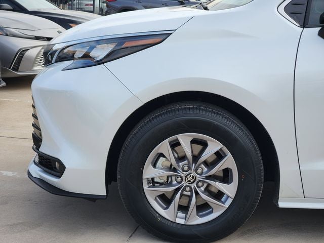 2025 Toyota Sienna XLE 7 Passenger