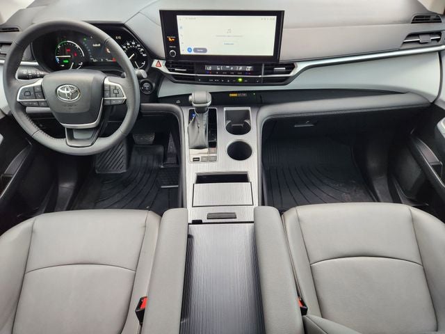 2025 Toyota Sienna XLE 8 Passenger