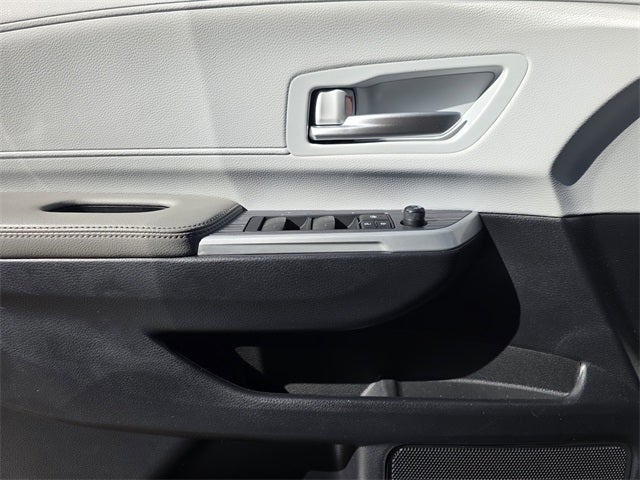 2025 Toyota Sienna XLE 8 Passenger