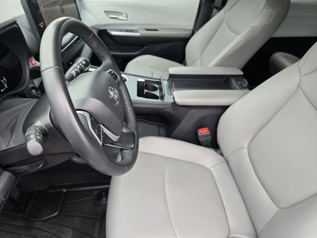 2025 Toyota Sienna XLE 8 Passenger