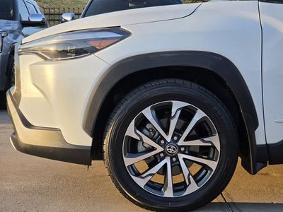 2024 Toyota Corolla Cross XLE
