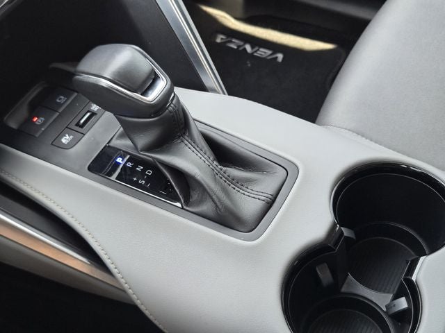 2023 Toyota Venza LE
