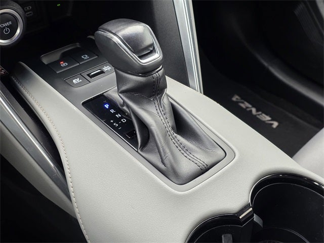 2023 Toyota Venza LE