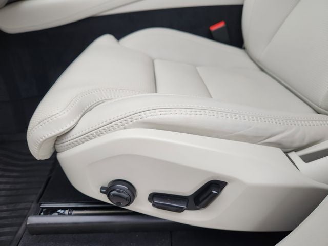 2025 Volvo XC90 Plug-In Hybrid T8 Ultra 7 Passenger